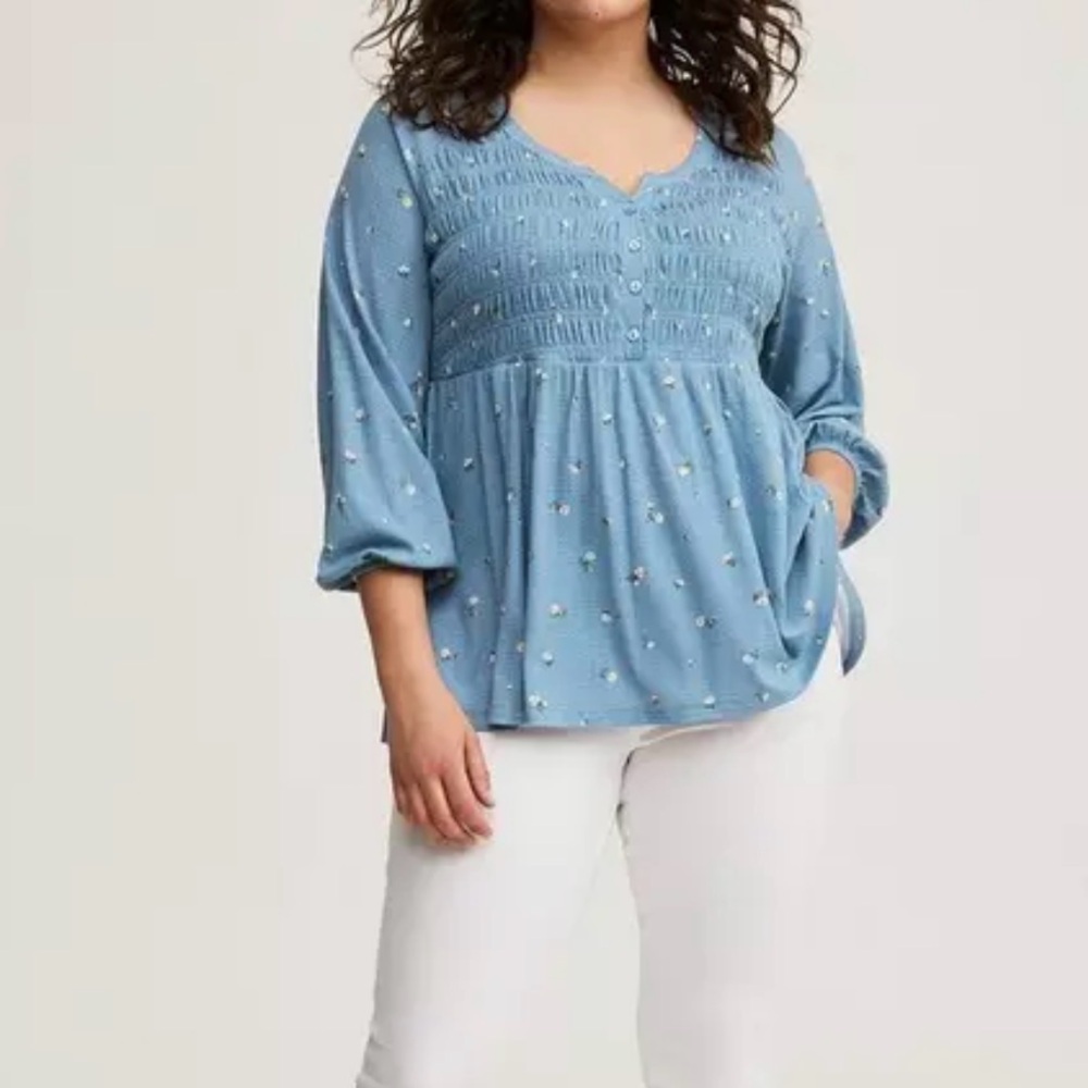 NWT Torrid Smocked Henley Babydoll Top in Mia Ditsy Floral Mountain Size Large
